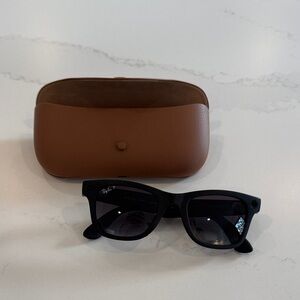 Black Ray-Ban Meta Wayfarer Sunglasses with Brown Case